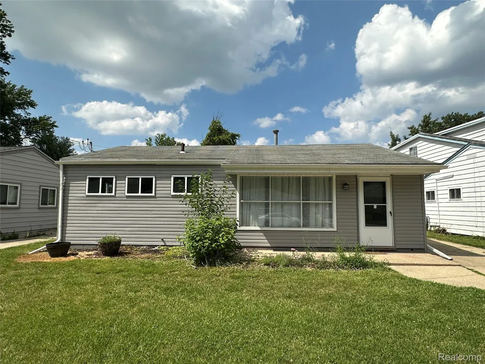 1615 E Greig Avenue Madison Heights City, MI 48071