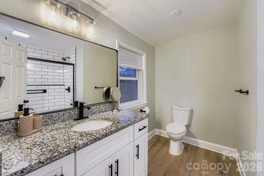 307 S Ransom Street Gastonia, NC 28052