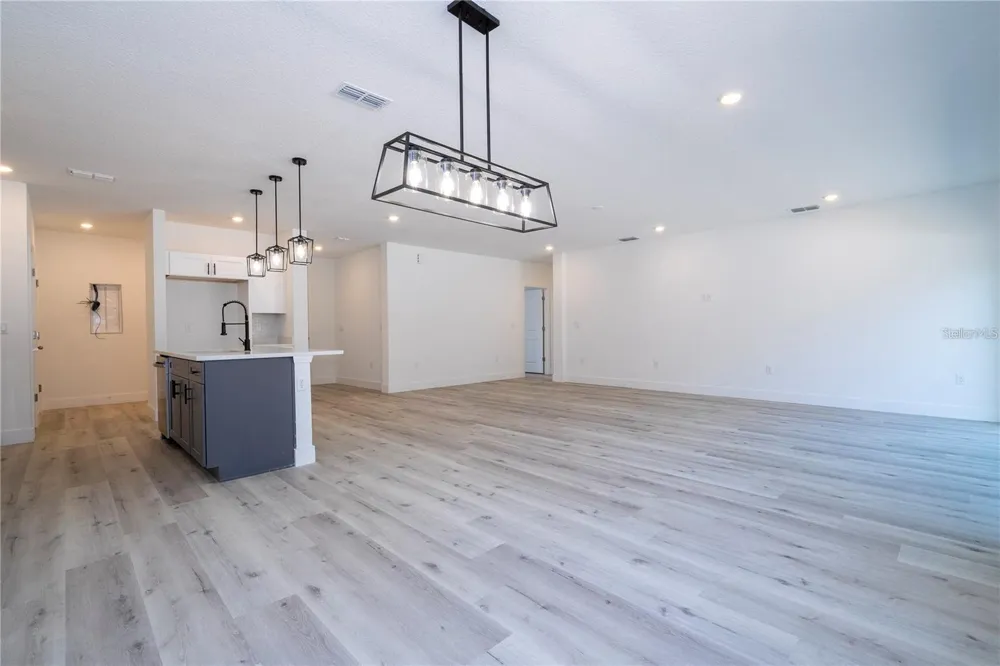 42021 TAMARAC STREET Eustis, FL 32736