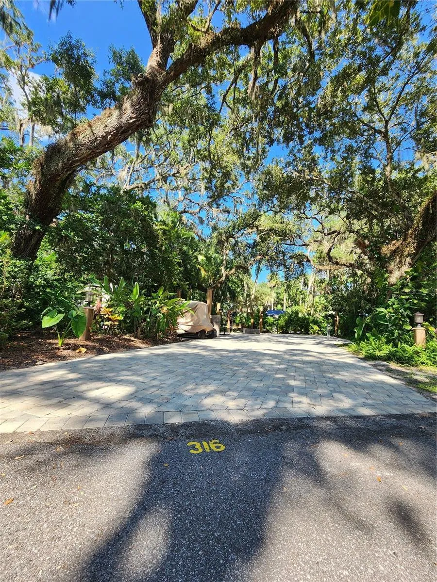 316 ROAN (GATOR ALLEY) ROAD River Ranch, FL 33867
