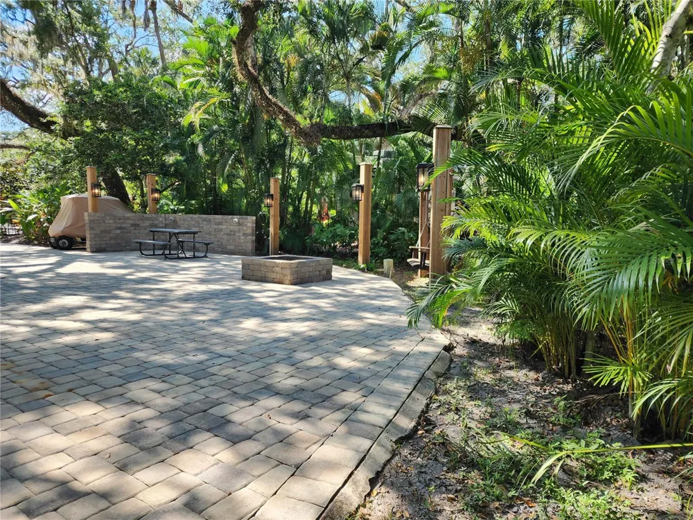 316 ROAN (GATOR ALLEY) ROAD River Ranch, FL 33867