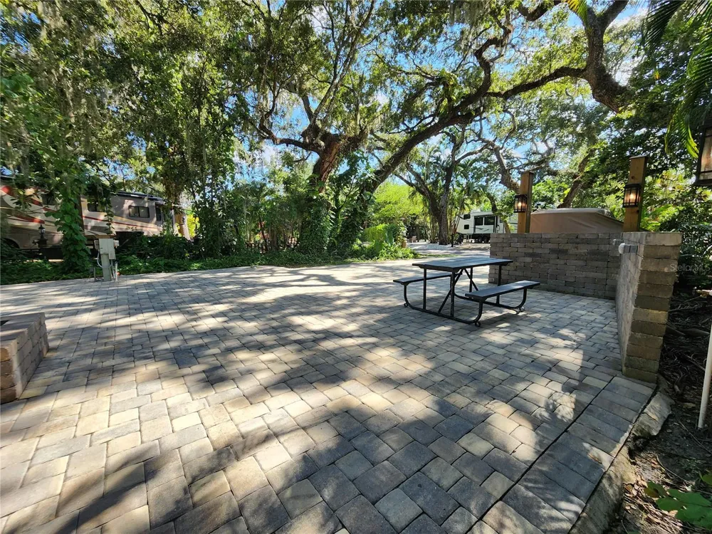 316 ROAN (GATOR ALLEY) ROAD River Ranch, FL 33867