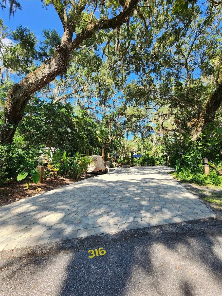 316 ROAN (GATOR ALLEY) ROAD River Ranch, FL 33867