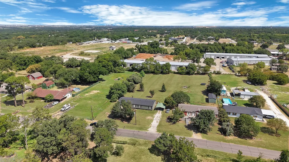 212 Ponderosa Lane Burleson, TX 76028