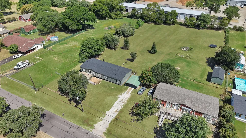 212 Ponderosa Lane Burleson, TX 76028