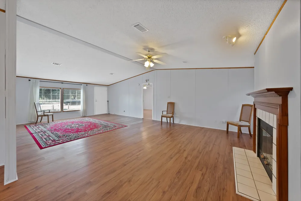 212 Ponderosa Lane Burleson, TX 76028
