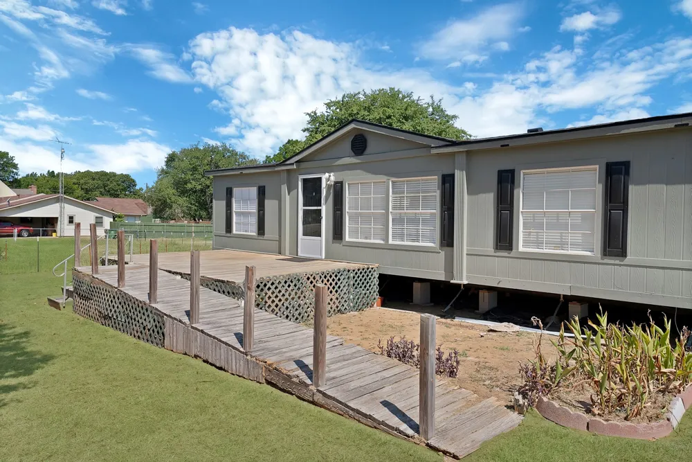 212 Ponderosa Lane Burleson, TX 76028