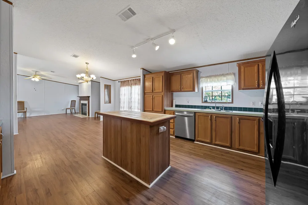 212 Ponderosa Lane Burleson, TX 76028