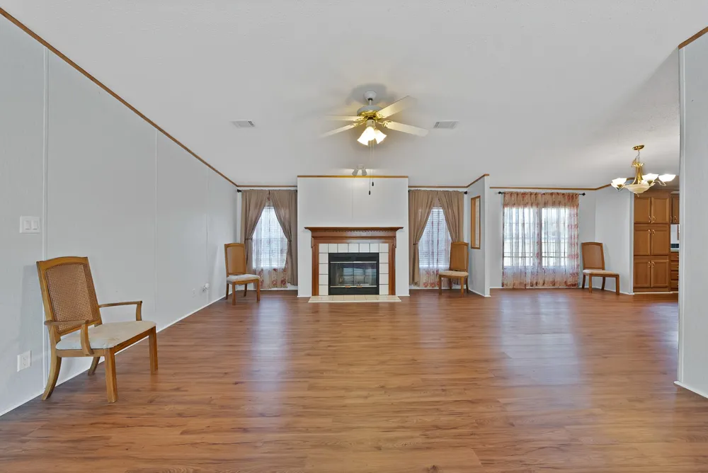212 Ponderosa Lane Burleson, TX 76028