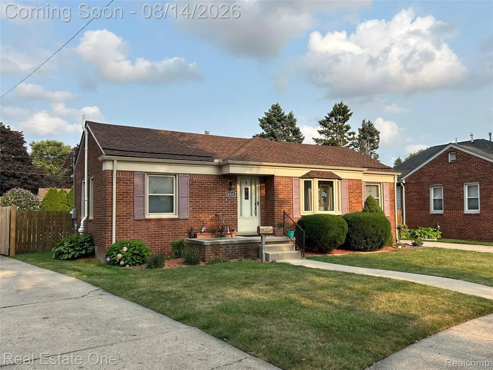 6331 Buckingham Avenue Allen Park City, MI 48101