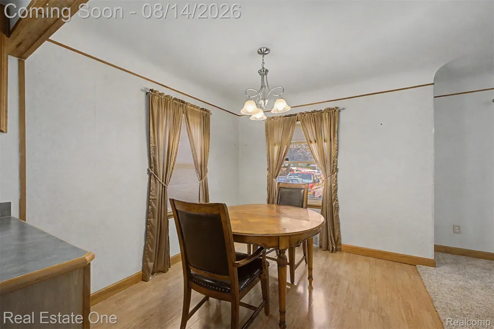 6331 Buckingham Avenue Allen Park City, MI 48101