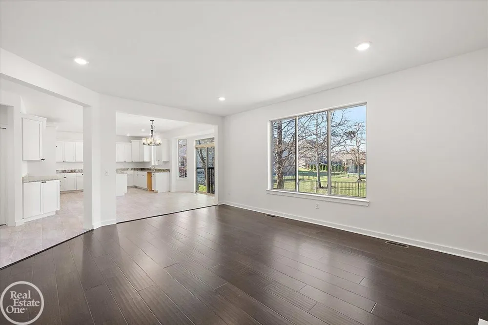 50529 Summit View Drive Macomb Township, MI 48042