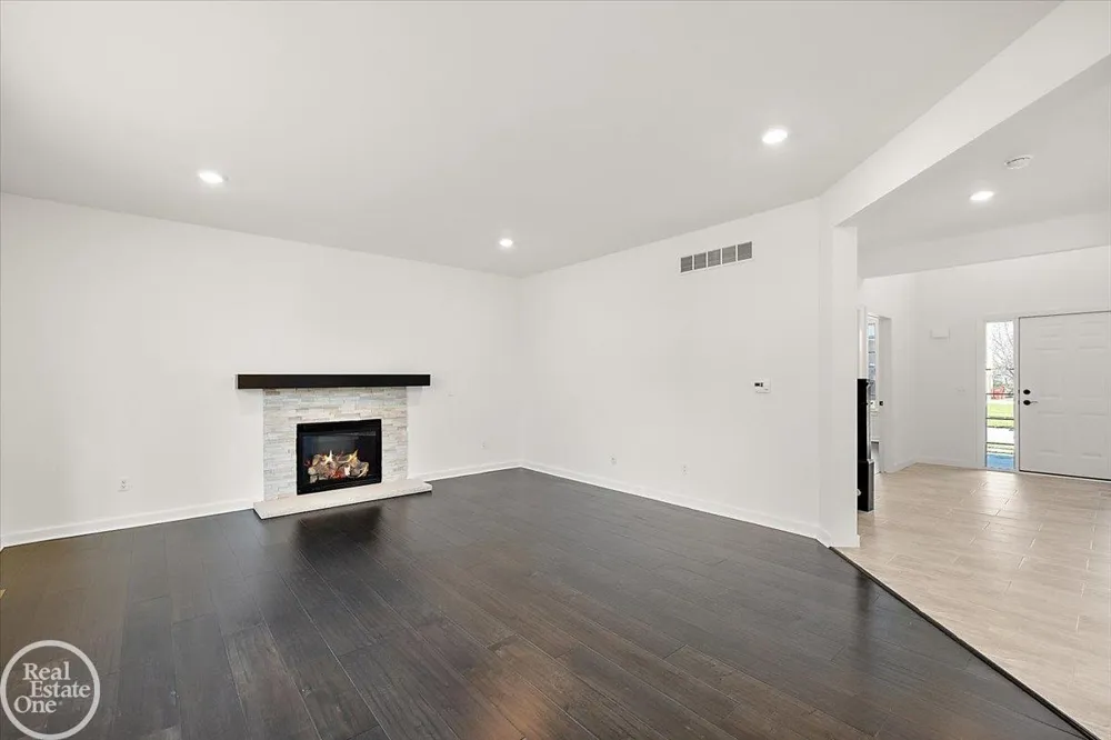 50529 Summit View Drive Macomb Township, MI 48042