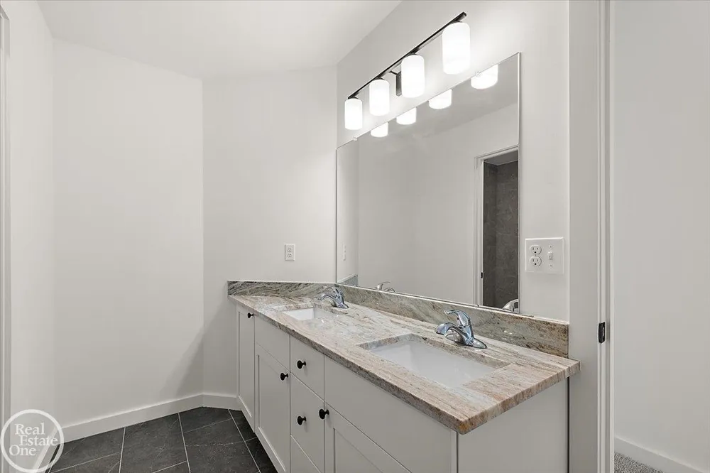 50529 Summit View Drive Macomb Township, MI 48042