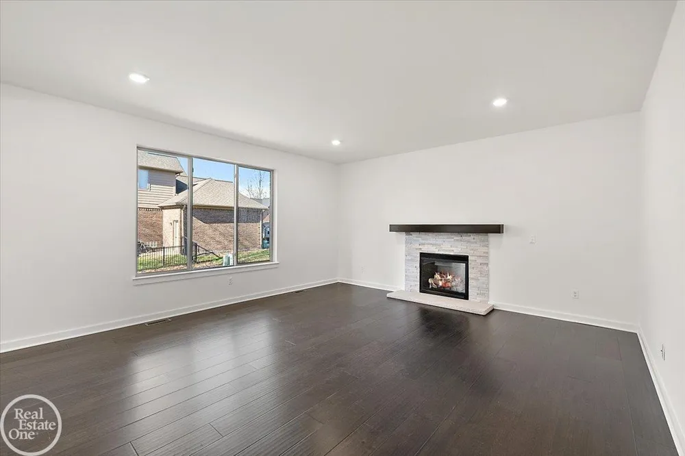 50529 Summit View Drive Macomb Township, MI 48042