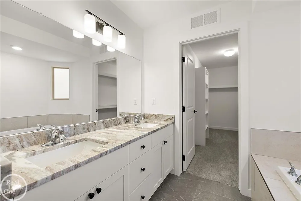 50529 Summit View Drive Macomb Township, MI 48042