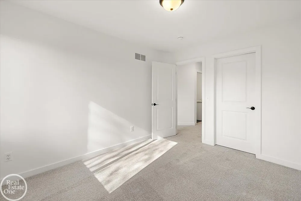 50529 Summit View Drive Macomb Township, MI 48042