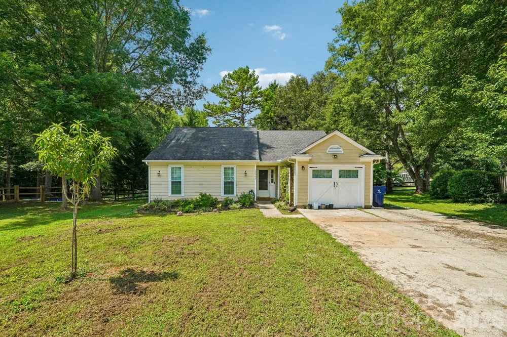 13942 Dannemara Drive Pineville, NC 28134