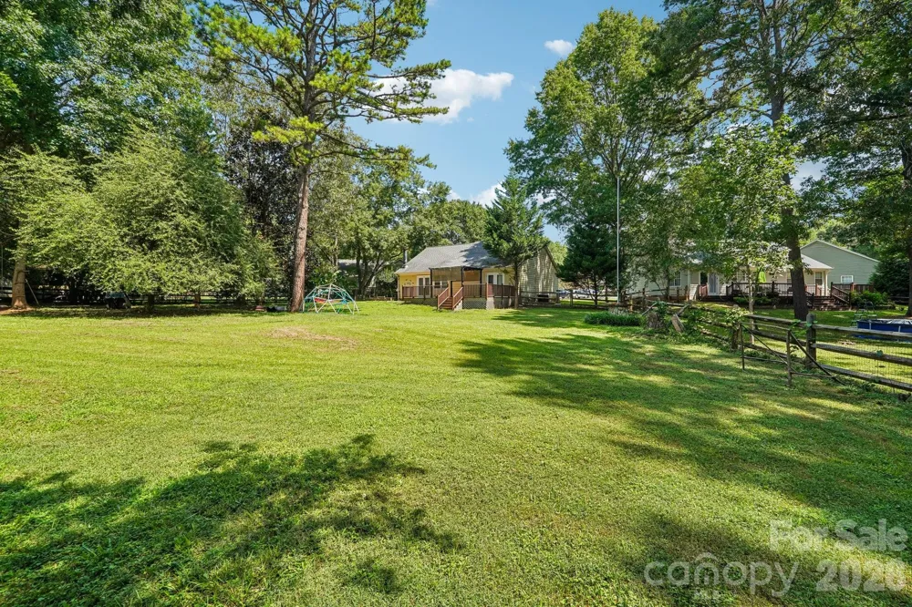 13942 Dannemara Drive Pineville, NC 28134