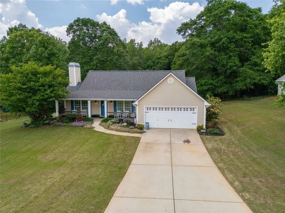 329 Tallassee Lane Statham, GA 30666