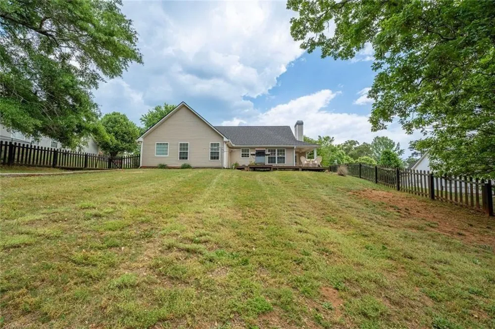 329 Tallassee Lane Statham, GA 30666