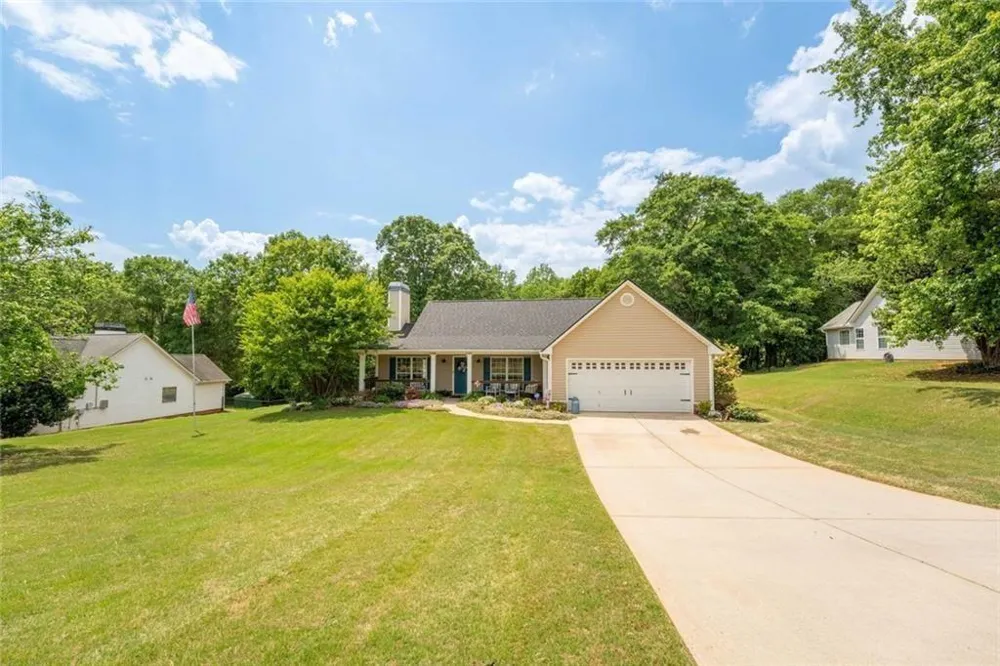 329 Tallassee Lane Statham, GA 30666