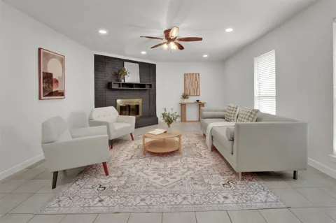 5517 Wyrick Lane