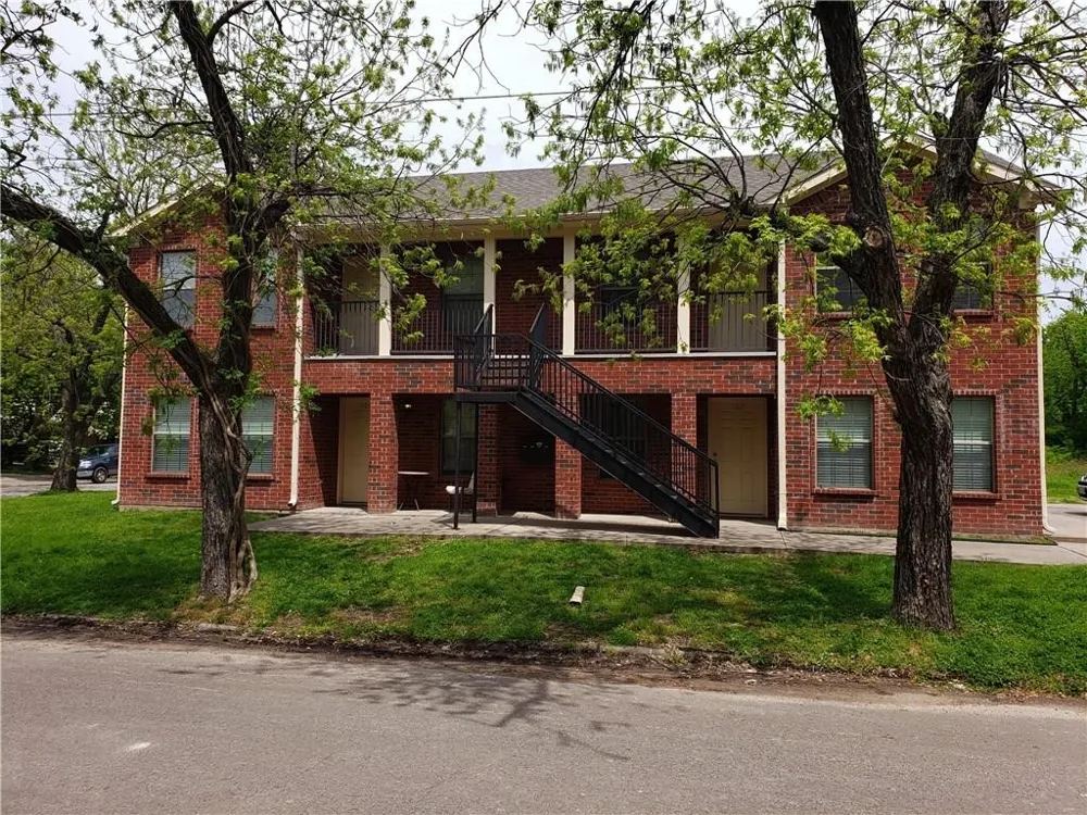 1618 Bois D Arc Street #101 Commerce, TX 75428