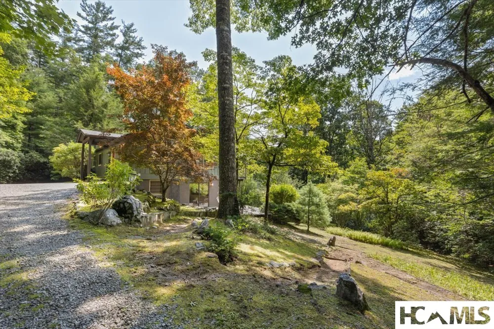 162 Twin Lakes Drive Highlands, NC 28741