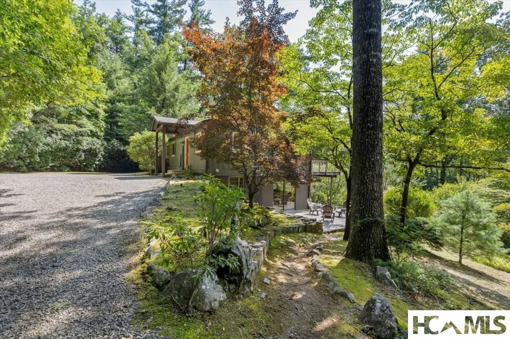 162 Twin Lakes Drive Highlands, NC 28741