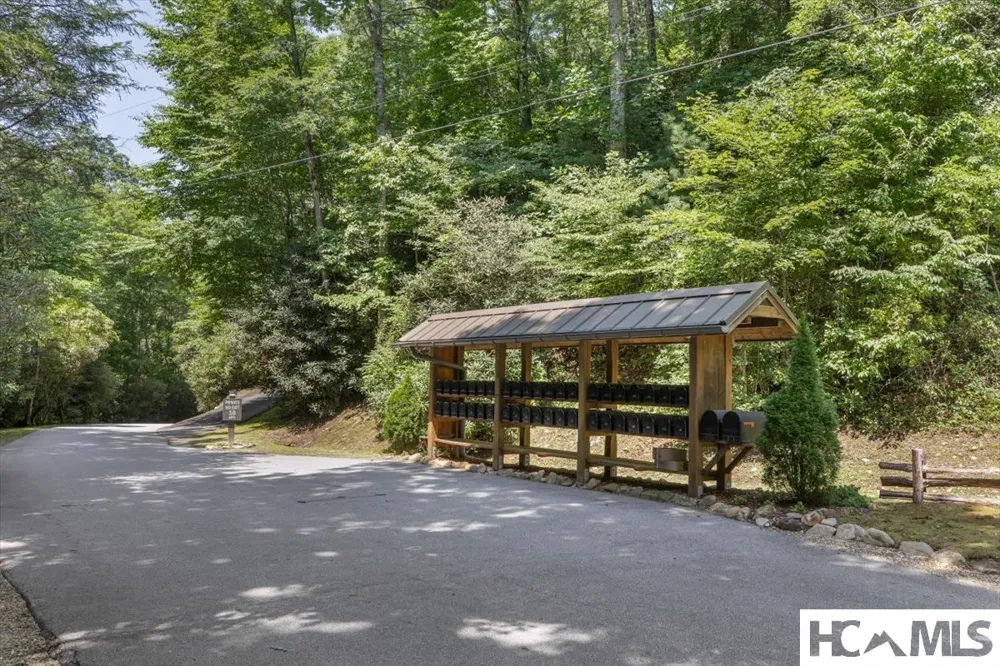 162 Twin Lakes Drive Highlands, NC 28741