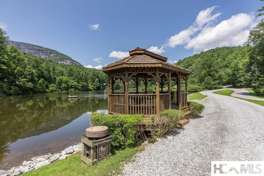 162 Twin Lakes Drive Highlands, NC 28741