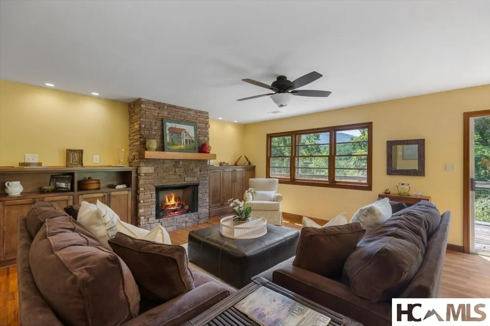 162 Twin Lakes Drive Highlands, NC 28741