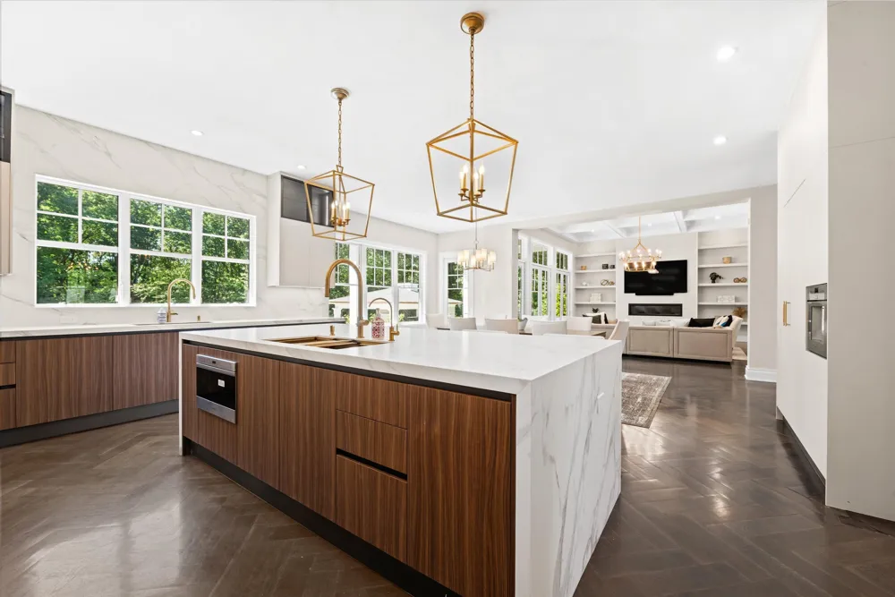 396 KNOLLWOOD DR Ridgewood, NJ 07450
