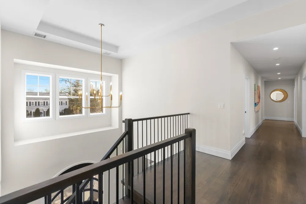 396 KNOLLWOOD DR Ridgewood, NJ 07450