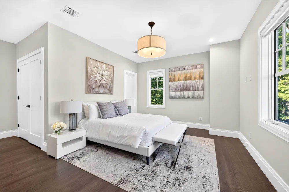 396 KNOLLWOOD DR Ridgewood, NJ 07450