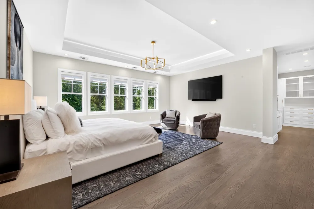 396 KNOLLWOOD DR Ridgewood, NJ 07450