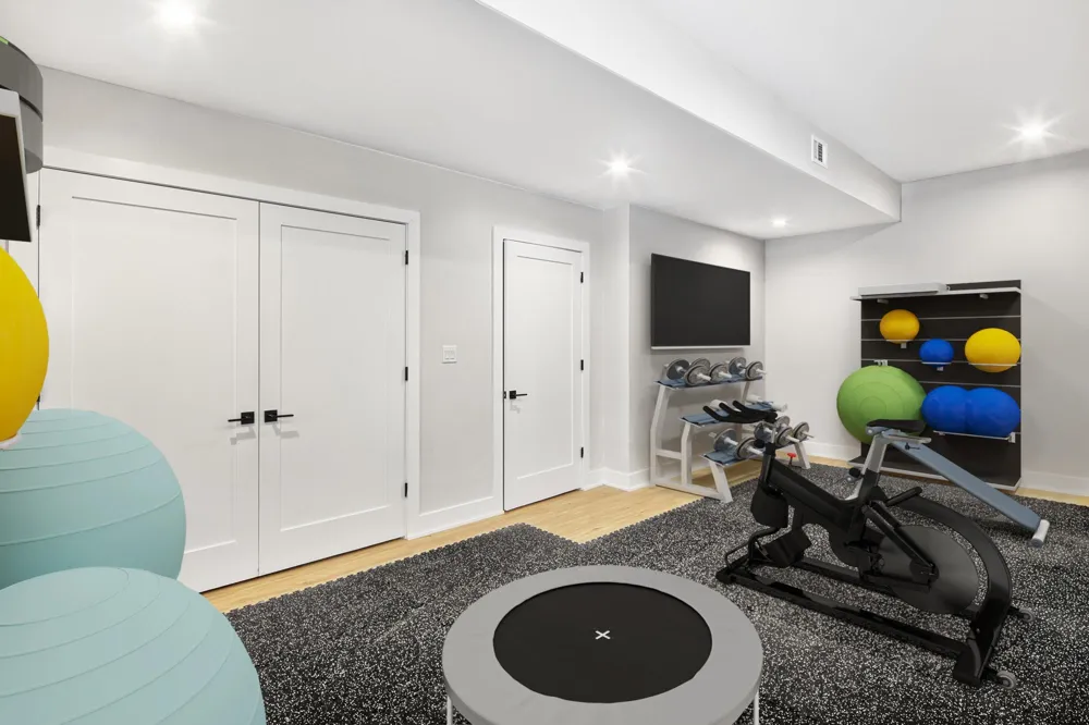 396 KNOLLWOOD DR Ridgewood, NJ 07450