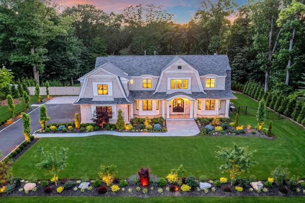 396 KNOLLWOOD DR Ridgewood, NJ 07450