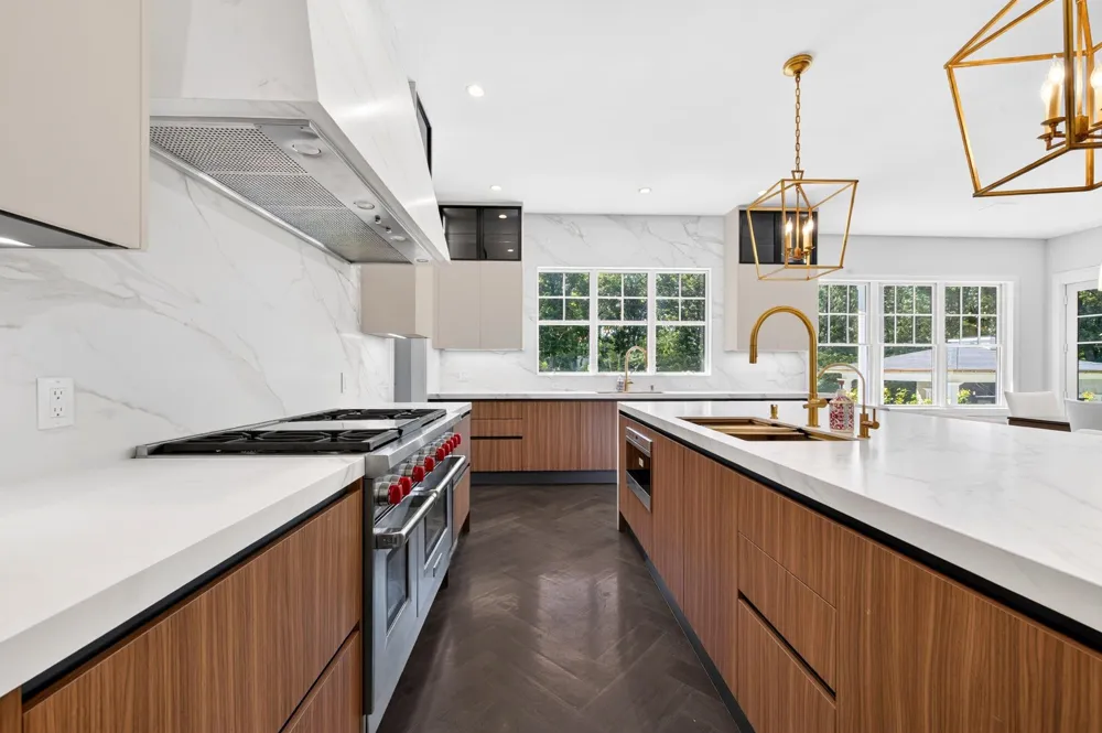 396 KNOLLWOOD DR Ridgewood, NJ 07450