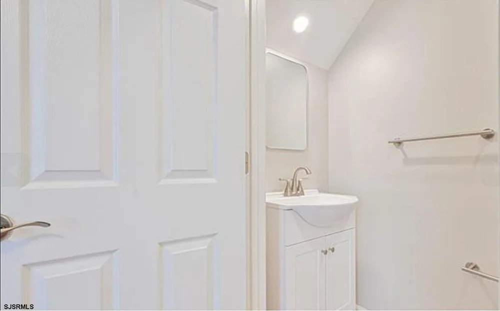 126 N Harvard Ave Ventnor Heights, NJ 08406