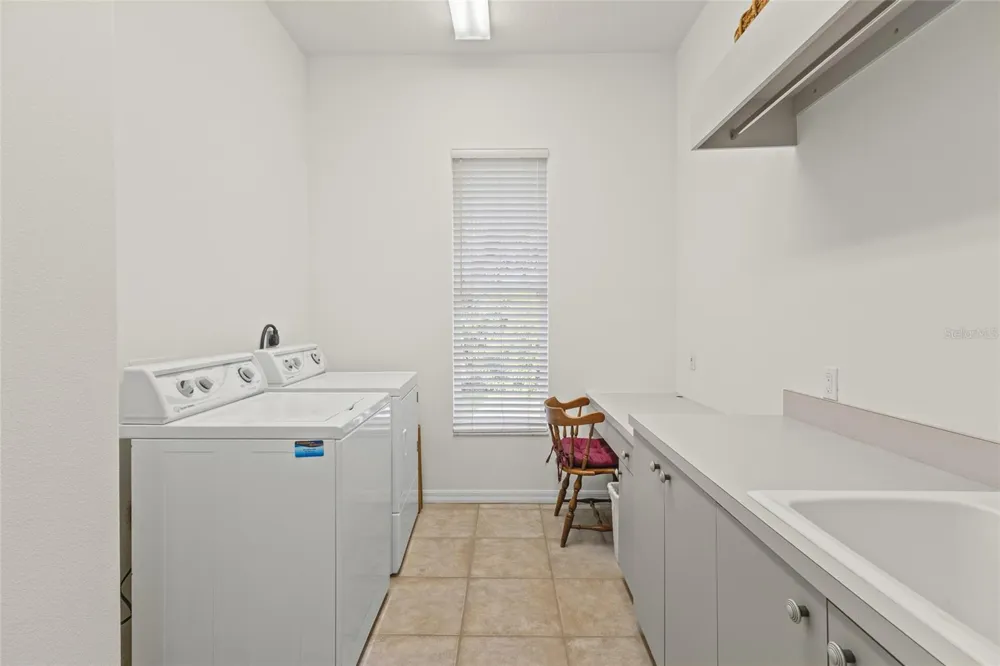 2686 DICK WILSON DRIVE Sarasota, FL 34240
