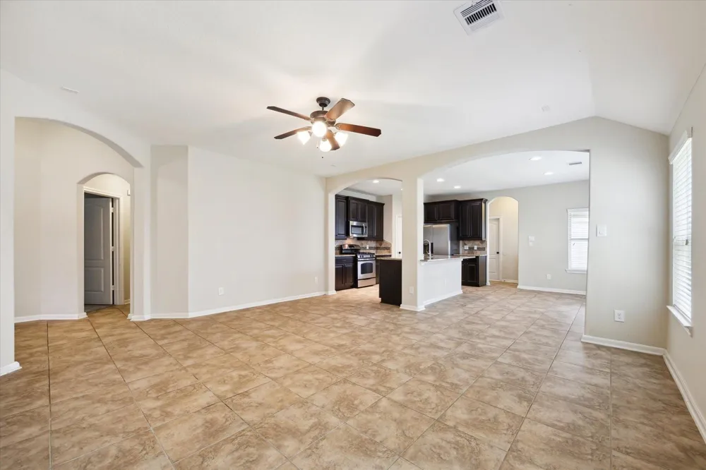 208 Morgan Isle Lane Dickinson, TX 77539