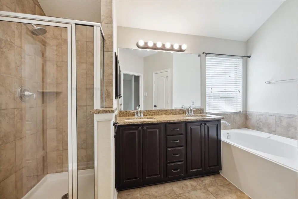 208 Morgan Isle Lane Dickinson, TX 77539