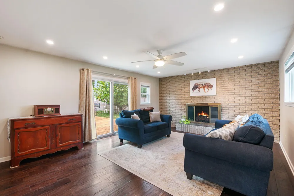 14587 Blue Skies Street Livonia, MI 48154