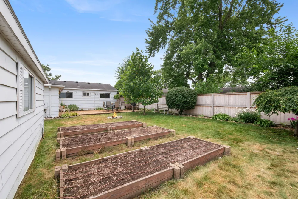 14587 Blue Skies Street Livonia, MI 48154