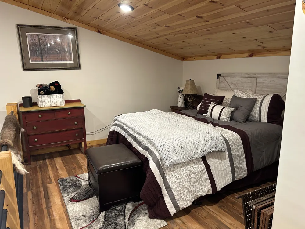 21640 E Ridge Road Grand Marais, MI 49839