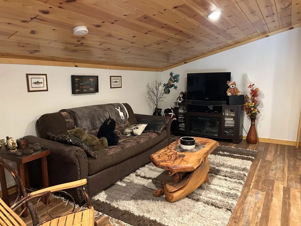21640 E Ridge Road Grand Marais, MI 49839