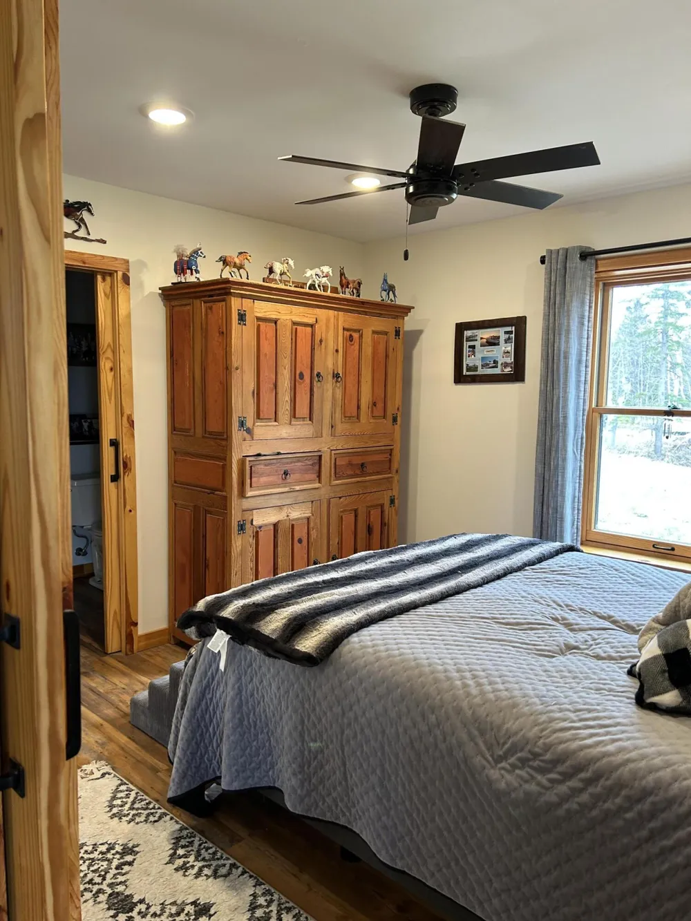 21640 E Ridge Road Grand Marais, MI 49839