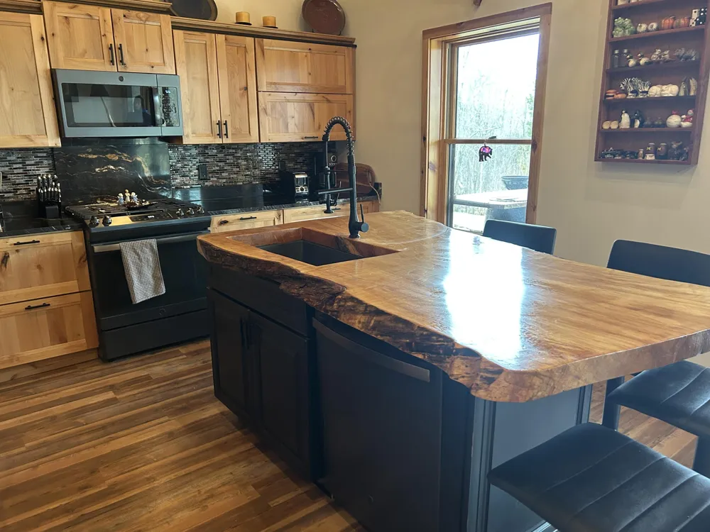 21640 E Ridge Road Grand Marais, MI 49839